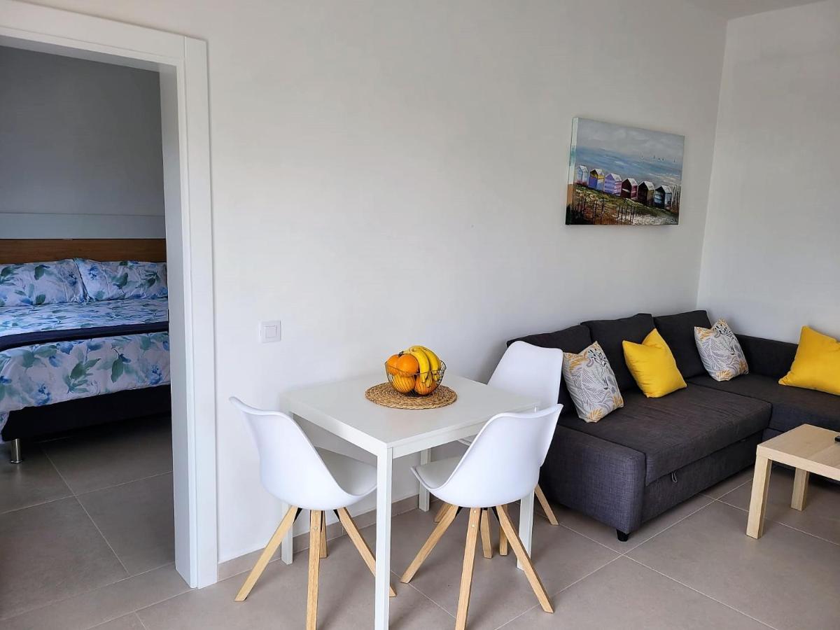Apartamentos Falcon Тинахо Екстериор снимка