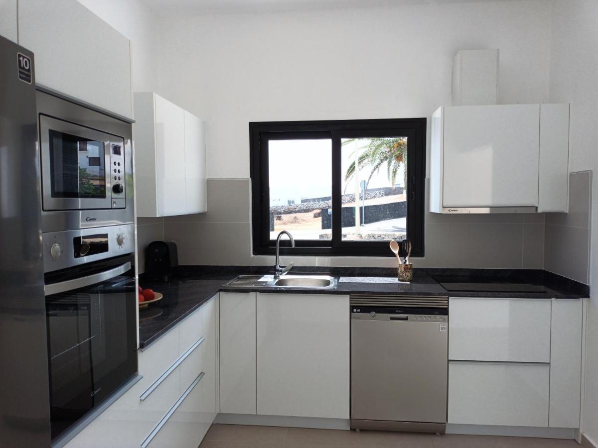 Apartamentos Falcon Тинахо Екстериор снимка