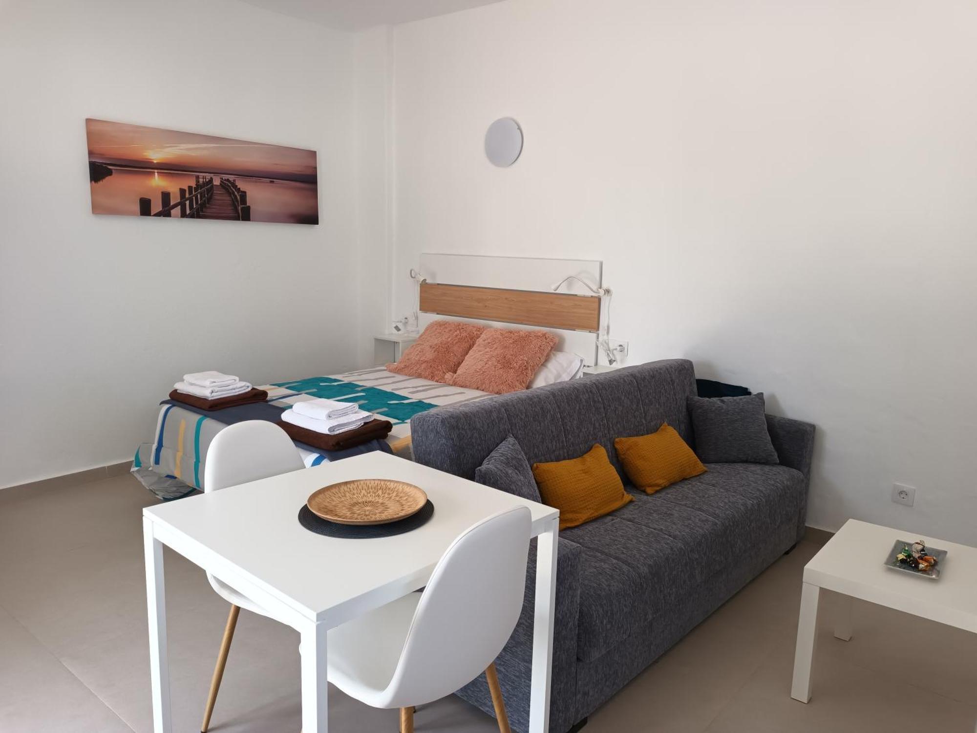 Apartamentos Falcon Тинахо Екстериор снимка