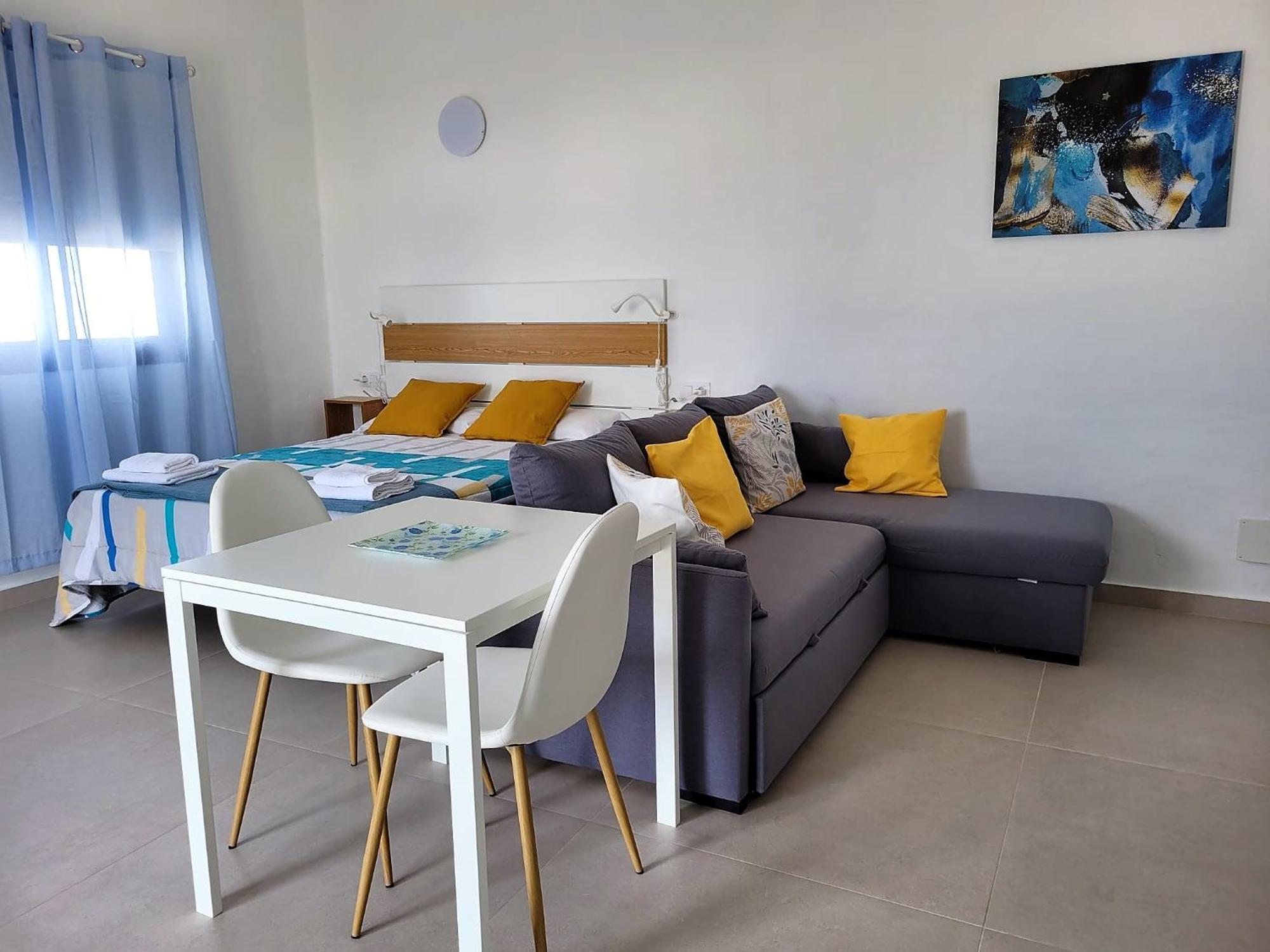 Apartamentos Falcon Тинахо Екстериор снимка